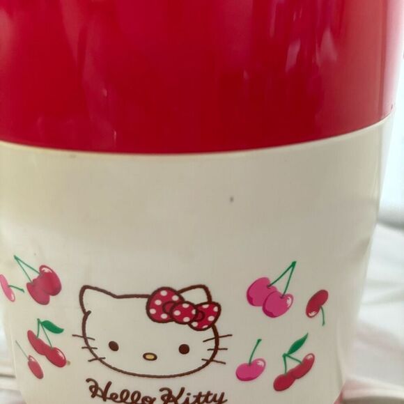 Hello Kitty 1976, 2011 Sanrio Plastic Cherry Design Thermal Container - Picture 2 of 10